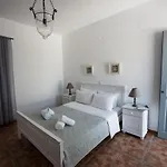 Ostria & 4* Alikí