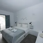 Ostria & 4* Alikí