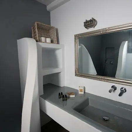 Ostria & 4* Aliki (Paros)