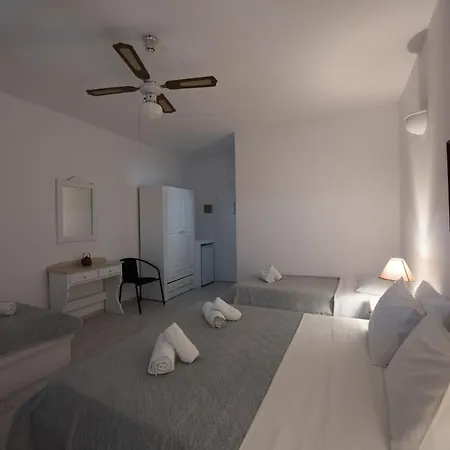 Ostria & Aparthotel Alikí