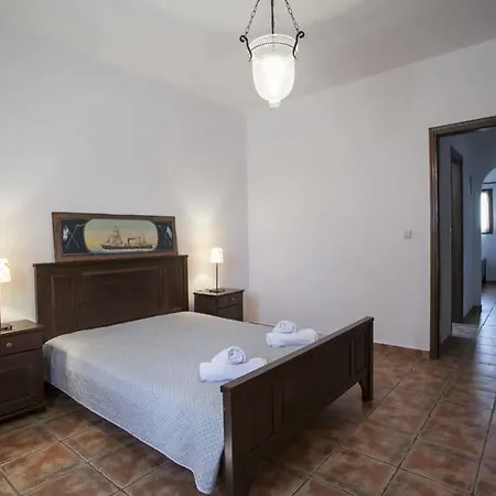 Ostria & 4* Aliki (Paros)