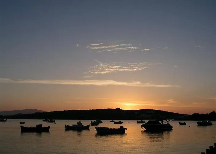 Ostria & شقة فندقية 4*